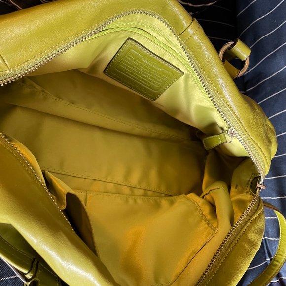 Coach - Green Leather Chelsea Reese Convertible Bag - Picture 10 of 14